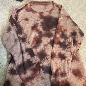 Men’s lululemon long sleeve T-shirt size XL